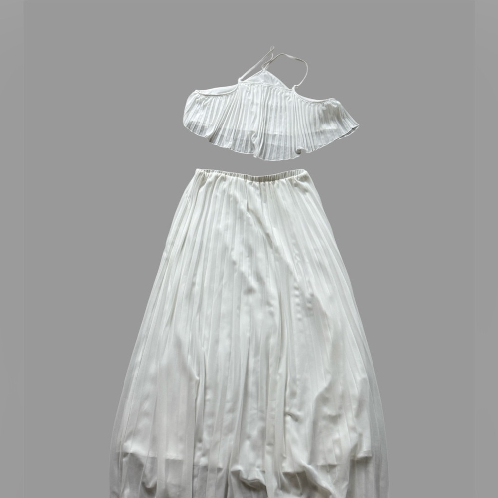 2 piece Elegant White Pleated top & Skirt